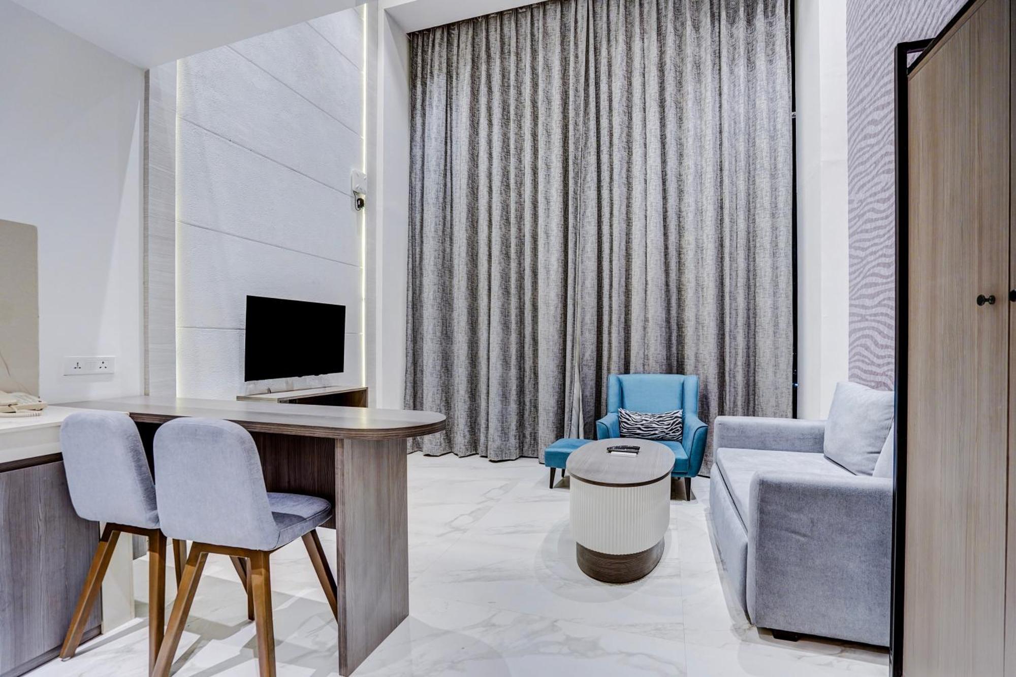Sunday Hotels And Residences غورغاون المظهر الخارجي الصورة
