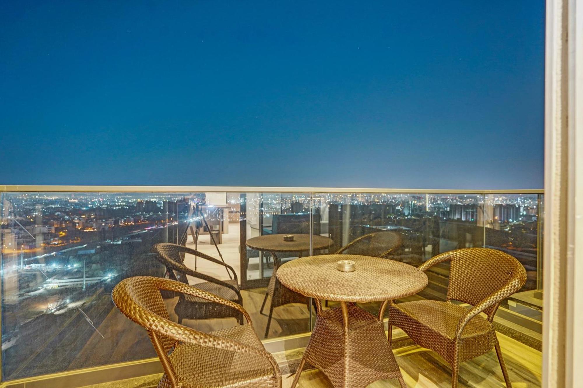 Sunday Hotels And Residences غورغاون المظهر الخارجي الصورة