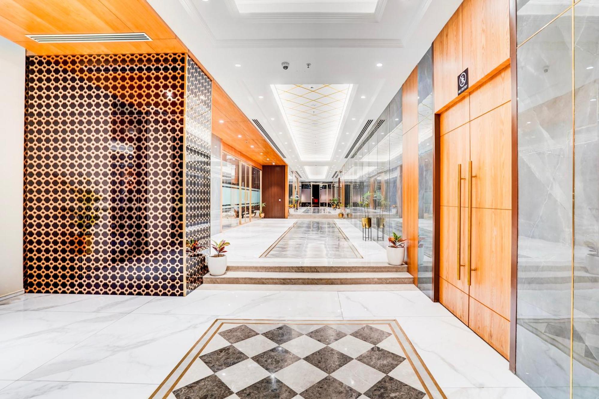Sunday Hotels And Residences غورغاون المظهر الخارجي الصورة